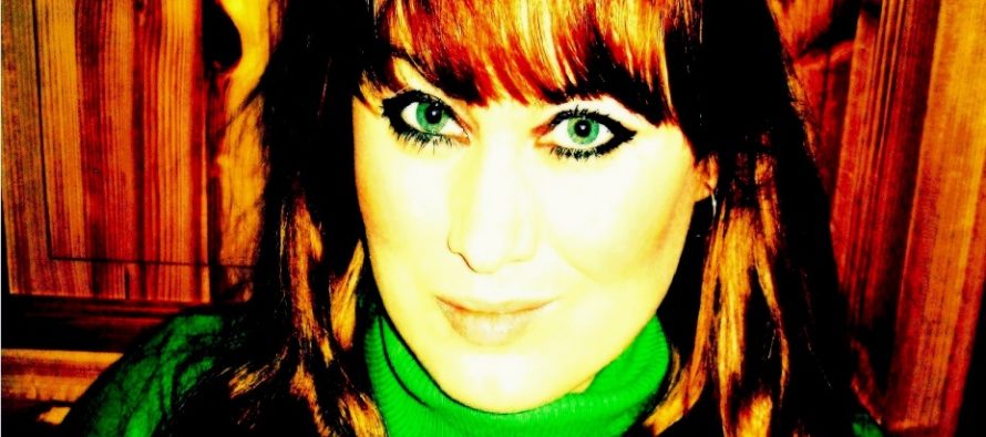 Bloggaren och redaktören Helena-Reet Ennet: Jag är dålig på att begära betalning och därför arbetar jag hellre utan betalning än jobbar billigt