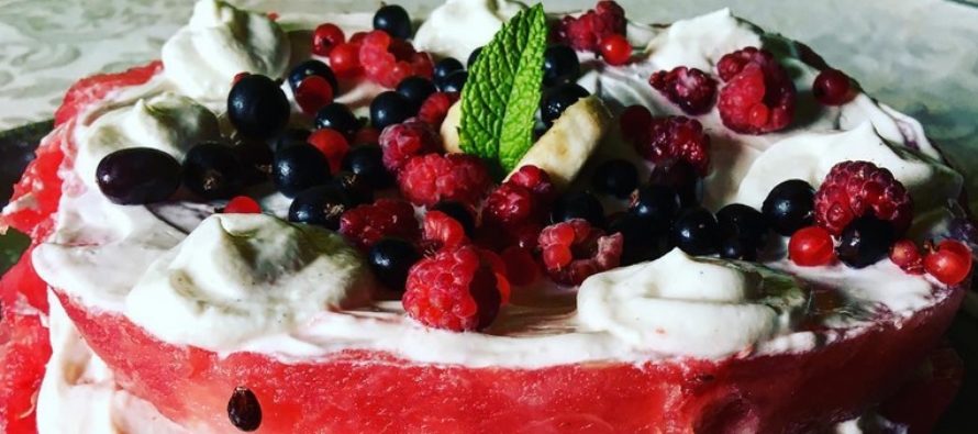 Recept på HÄLSOSAM VATTENMELONKAKA + Vegan och icke-vegan versioner enligt Estella Elisheva!