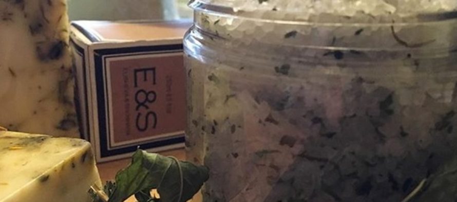 Helena-Reet: Amazon England vill samarbeta med varumärket Elisheva & Shoshana!